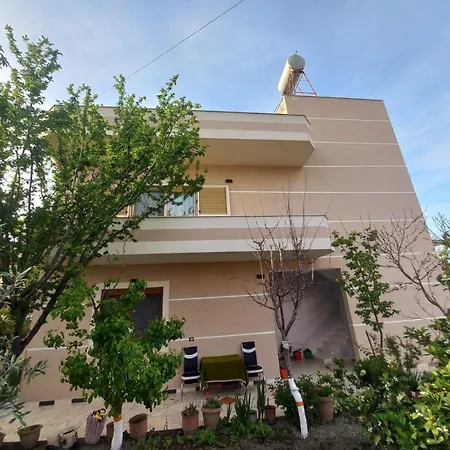 아파트 Vila Qani